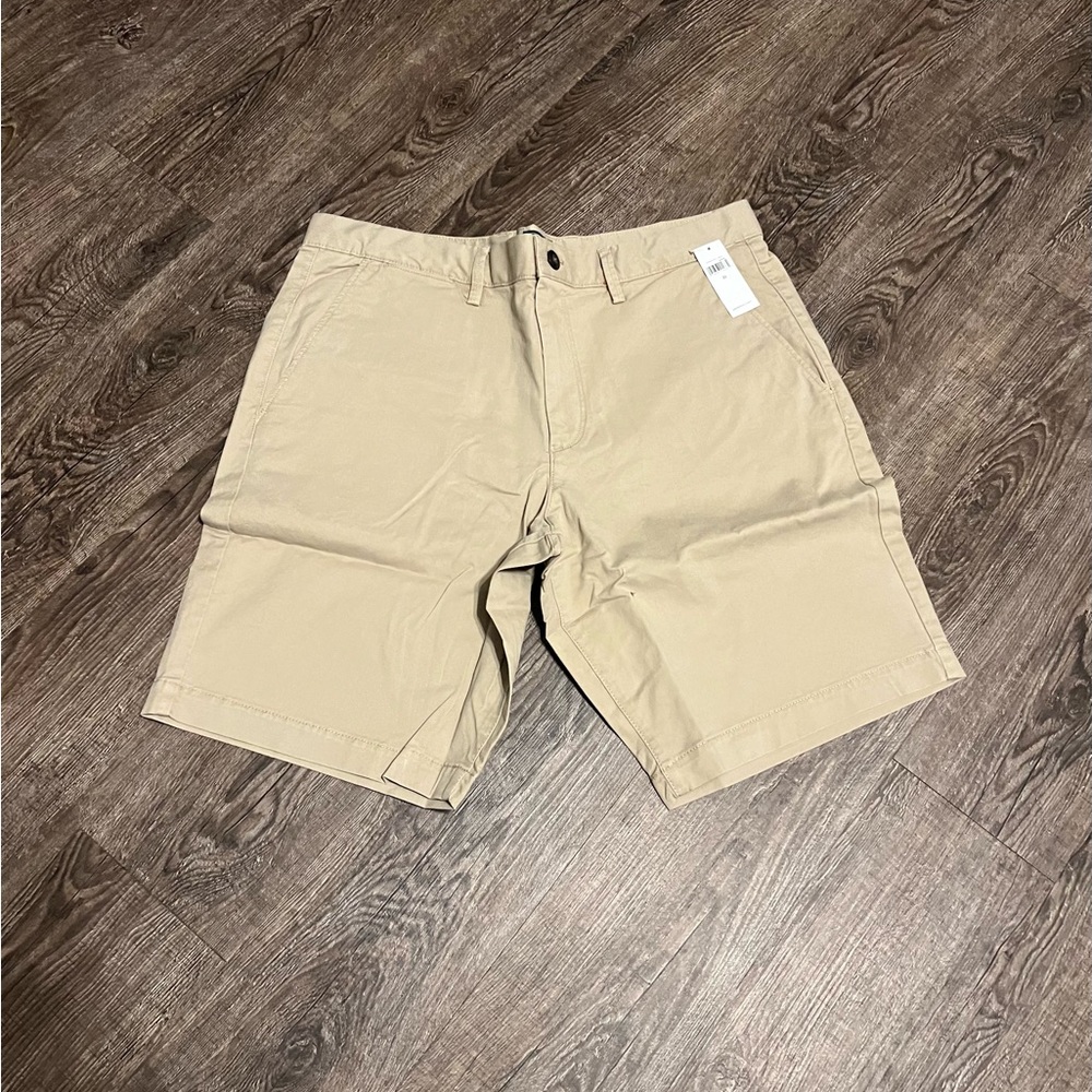 Bundle of 5 pair of Men's Shorts.